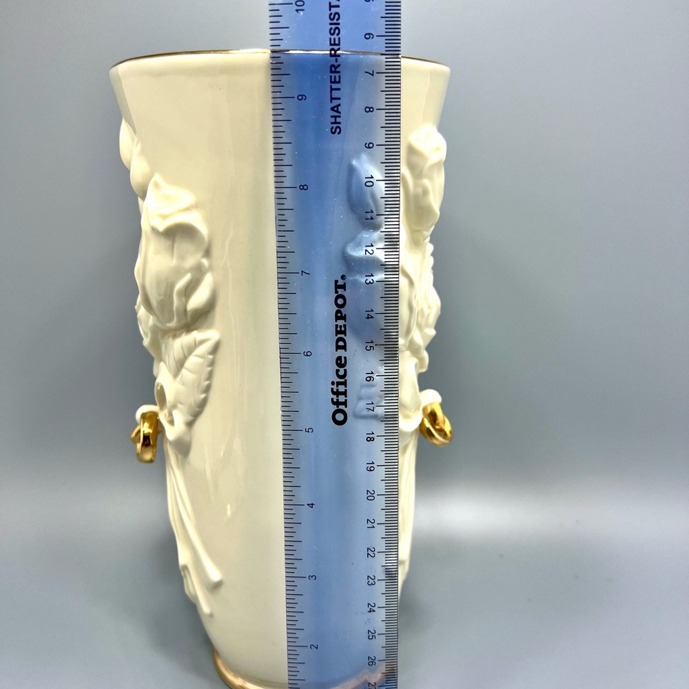LENOX WEDDING VASE WITH ROSES AND GOLD RINGS DESIGN - Picture 6 of 6